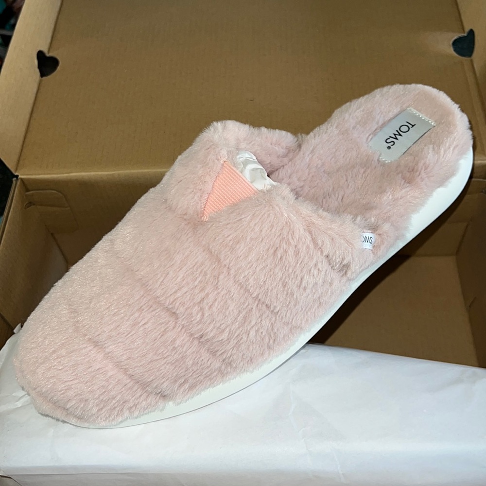 Brand new in box Tom’s Alpargata Mallow Mule